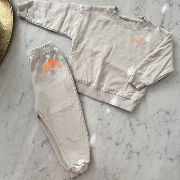 Indigo Other - The Littlest Sweat Set Joggers 3T Sweatshirt 4T
Off White Neon Rainbow Arch